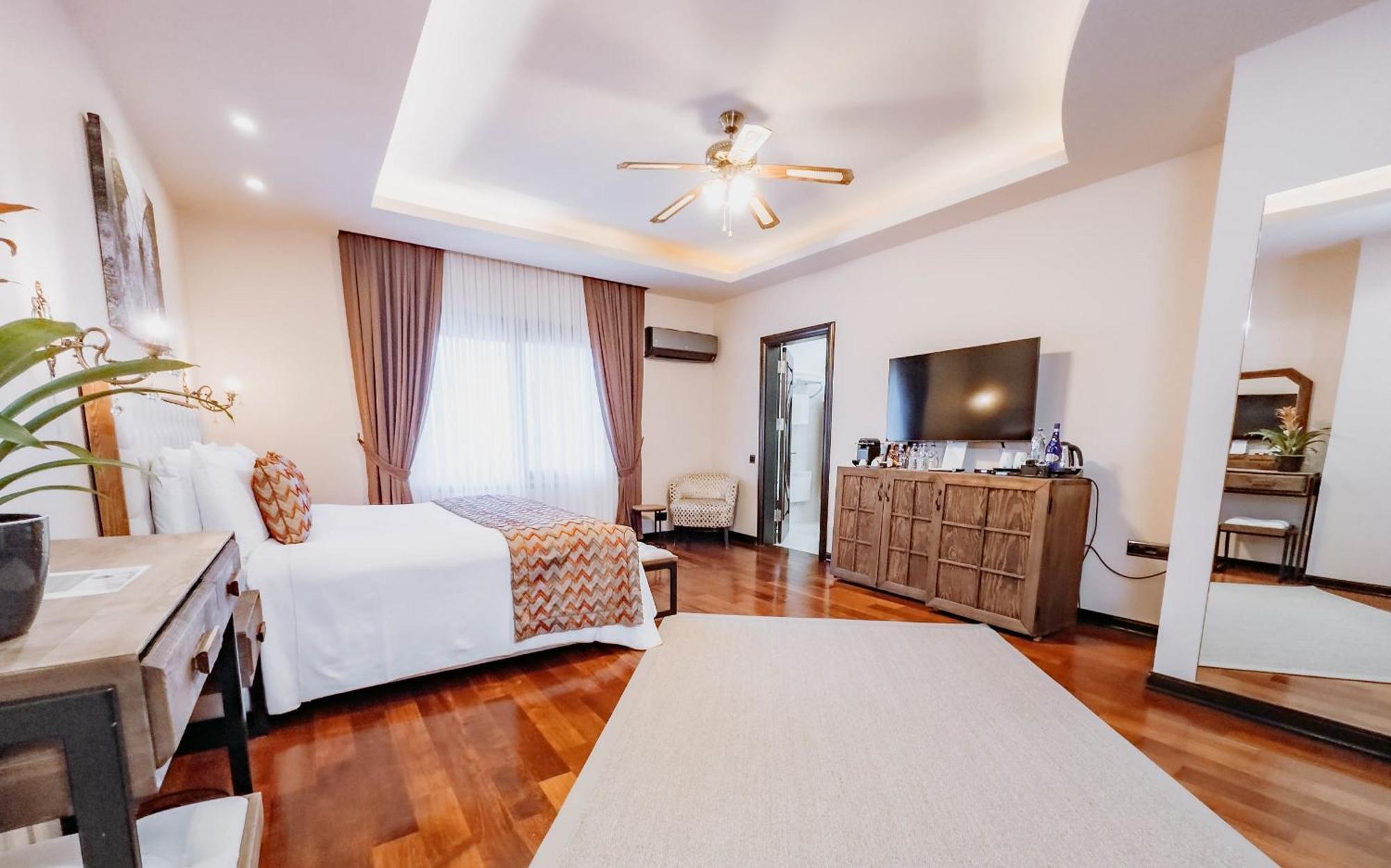 Doors Urla Hotel & Bungalows อิซมีร์ ภายนอก รูปภาพ