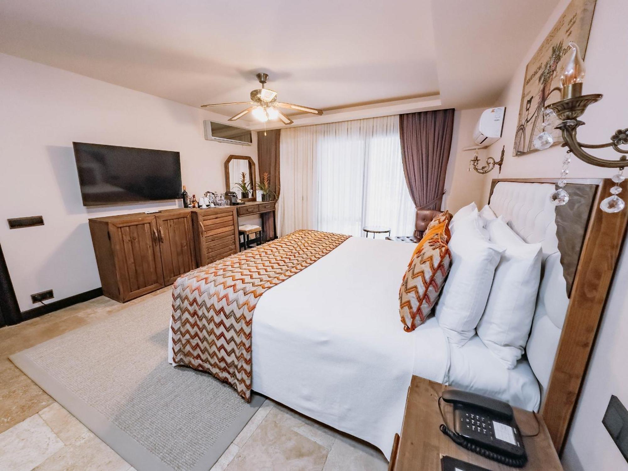 Doors Urla Hotel & Bungalows อิซมีร์ ภายนอก รูปภาพ