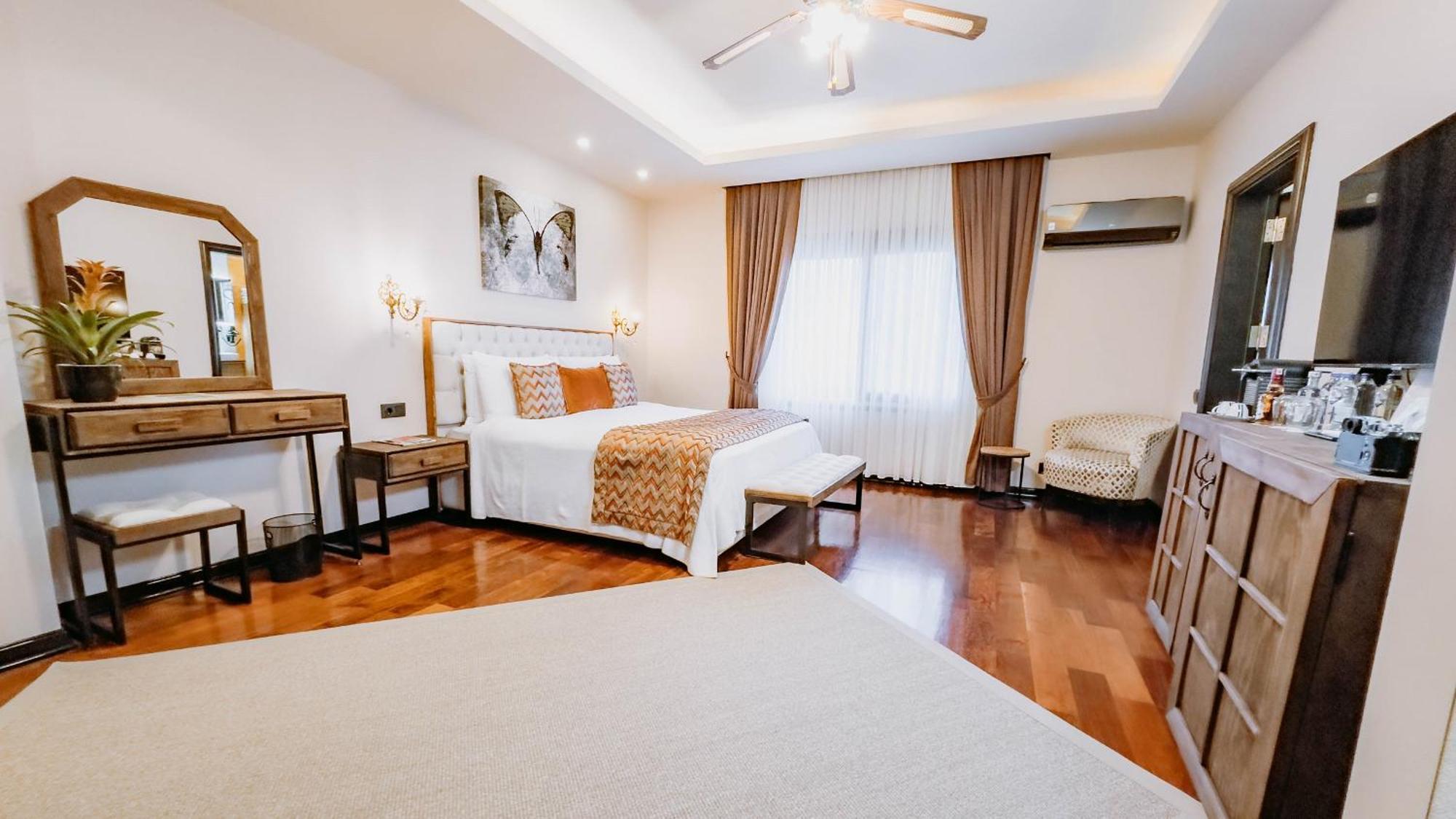 Doors Urla Hotel & Bungalows อิซมีร์ ภายนอก รูปภาพ