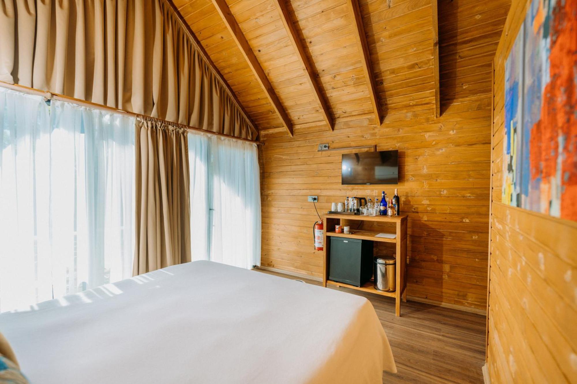Doors Urla Hotel & Bungalows อิซมีร์ ภายนอก รูปภาพ
