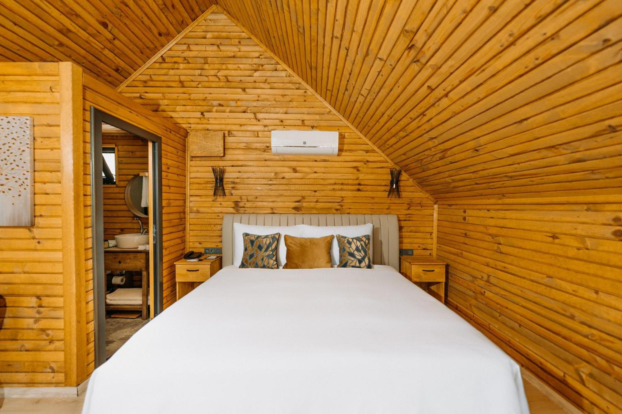 Doors Urla Hotel & Bungalows อิซมีร์ ภายนอก รูปภาพ