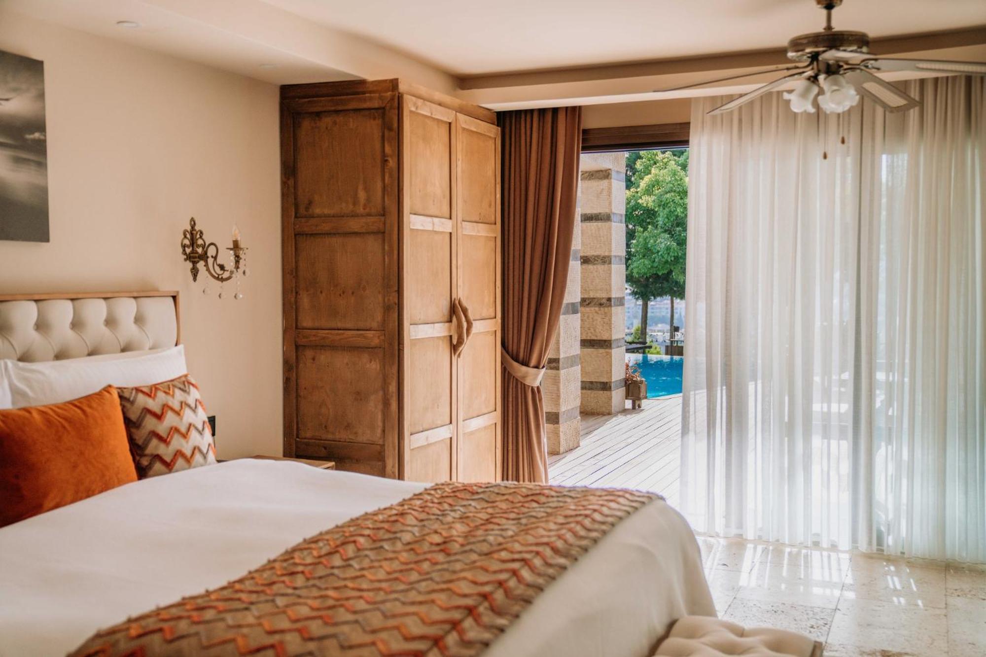 Doors Urla Hotel & Bungalows อิซมีร์ ภายนอก รูปภาพ